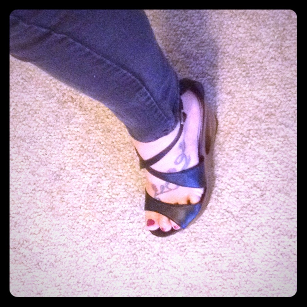 Charming Charlie wedge heals size 8